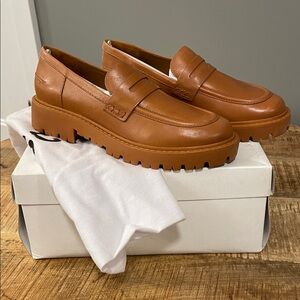 Schutz Christie Weekend Leather Lug Sole Loafer in Miele/Honey Size 8 NEW in box